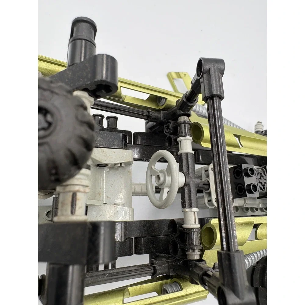 LEGO‎ Technic 8520 Millennium Slizer Throwbots Off-Road Vehicle Incomplete Parts